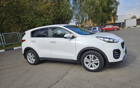 KIA Sportage IV рестайлинг, 2018 год, 1 900 000 рублей, 2 фотография
