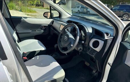 Toyota Vitz, 2012 год, 650 000 рублей, 6 фотография