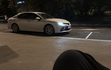 Toyota Camry, 2019 год, 2 850 000 рублей, 1 фотография