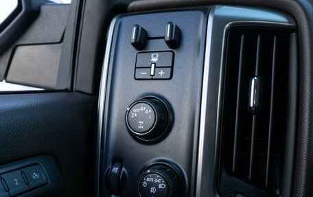 Chevrolet Silverado, 2017 год, 4 250 000 рублей, 23 фотография