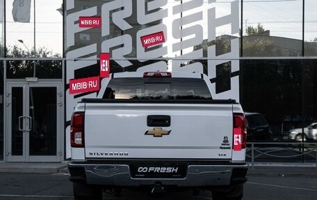 Chevrolet Silverado, 2017 год, 4 250 000 рублей, 4 фотография