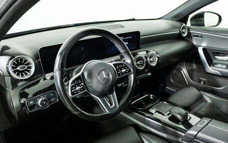 Mercedes-Benz A-Класс, 2019 год, 2 499 700 рублей, 11 фотография