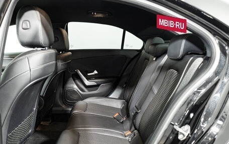 Mercedes-Benz A-Класс, 2019 год, 2 499 700 рублей, 10 фотография