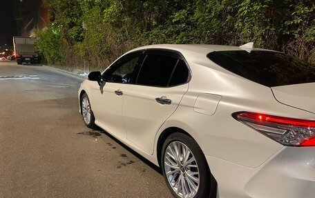 Toyota Camry, 2019 год, 2 850 000 рублей, 3 фотография