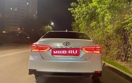Toyota Camry, 2019 год, 2 850 000 рублей, 4 фотография