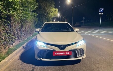 Toyota Camry, 2019 год, 2 850 000 рублей, 5 фотография