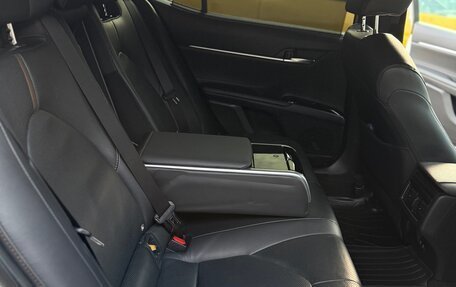 Toyota Camry, 2019 год, 2 850 000 рублей, 10 фотография