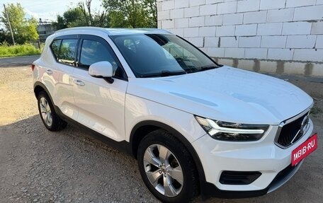 Volvo XC40 I, 2021 год, 1 950 000 рублей, 3 фотография