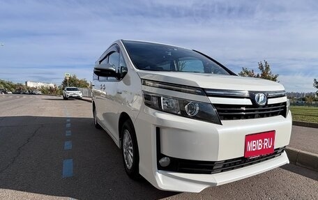 Toyota Voxy III, 2016 год, 2 300 000 рублей, 1 фотография