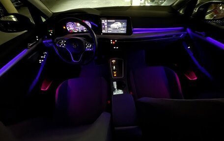 Volkswagen Golf VIII, 2021 год, 2 385 000 рублей, 23 фотография