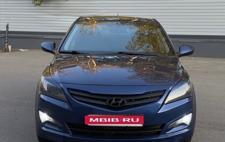 Hyundai Solaris II рестайлинг, 2015 год, 1 070 000 рублей, 2 фотография