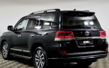 Toyota Land Cruiser 200, 2017 год, 3 898 000 рублей, 7 фотография