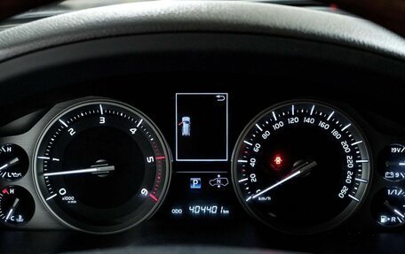 Toyota Land Cruiser 200, 2017 год, 3 898 000 рублей, 13 фотография