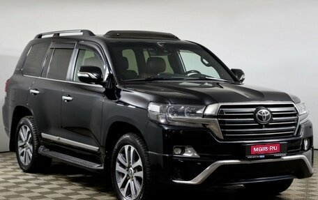 Toyota Land Cruiser 200, 2017 год, 3 898 000 рублей, 3 фотография