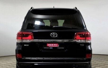 Toyota Land Cruiser 200, 2017 год, 3 898 000 рублей, 6 фотография