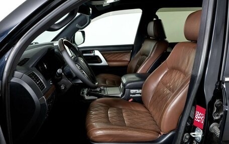 Toyota Land Cruiser 200, 2017 год, 3 898 000 рублей, 18 фотография