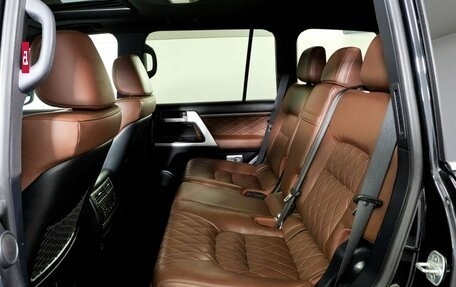 Toyota Land Cruiser 200, 2017 год, 3 898 000 рублей, 20 фотография
