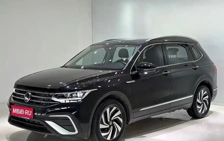 Volkswagen Tiguan II, 2023 год, 2 150 017 рублей, 1 фотография