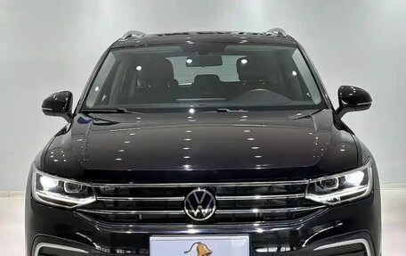 Volkswagen Tiguan II, 2023 год, 2 150 017 рублей, 2 фотография