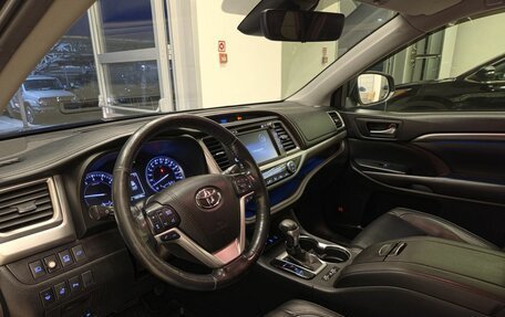 Toyota Highlander III, 2019 год, 3 650 000 рублей, 7 фотография