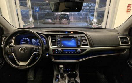 Toyota Highlander III, 2019 год, 3 650 000 рублей, 8 фотография