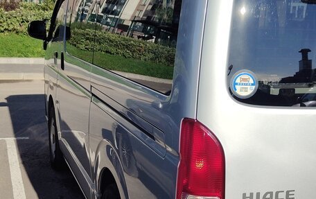 Toyota HiAce H200, 2017 год, 3 200 000 рублей, 7 фотография
