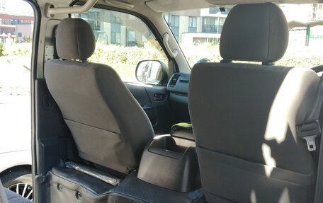 Toyota HiAce H200, 2017 год, 3 200 000 рублей, 10 фотография