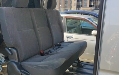 Toyota HiAce H200, 2017 год, 3 200 000 рублей, 11 фотография