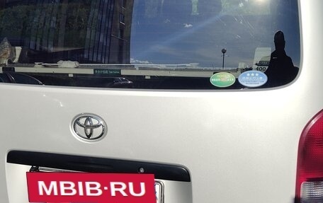 Toyota HiAce H200, 2017 год, 3 200 000 рублей, 4 фотография