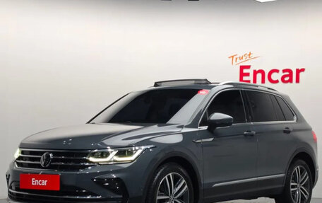 Volkswagen Tiguan II, 2022 год, 2 257 000 рублей, 1 фотография