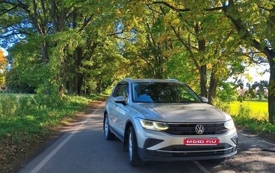 Volkswagen Tiguan II, 2021 год, 2 700 000 рублей, 1 фотография