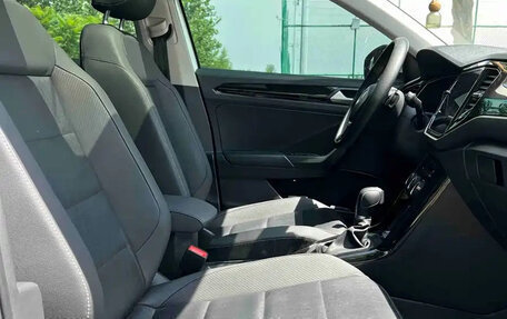 Volkswagen T-Roc I, 2022 год, 1 700 000 рублей, 9 фотография