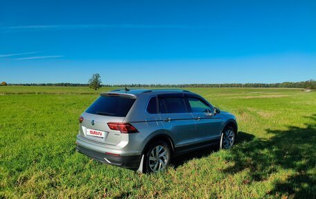 Volkswagen Tiguan II, 2021 год, 2 700 000 рублей, 5 фотография