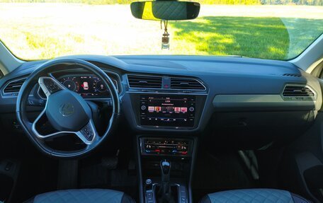 Volkswagen Tiguan II, 2021 год, 2 700 000 рублей, 13 фотография