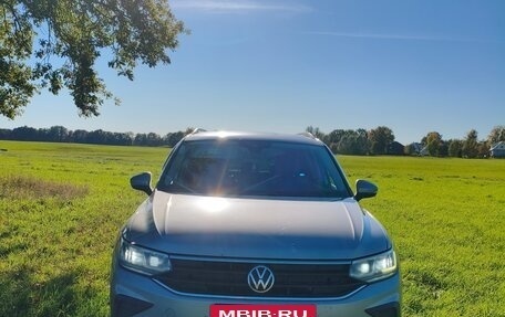 Volkswagen Tiguan II, 2021 год, 2 700 000 рублей, 7 фотография