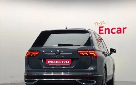 Volkswagen Tiguan II, 2022 год, 2 257 000 рублей, 4 фотография