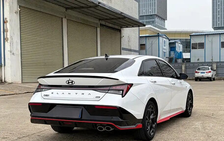 Hyundai Elantra, 2023 год, 1 370 000 рублей, 7 фотография