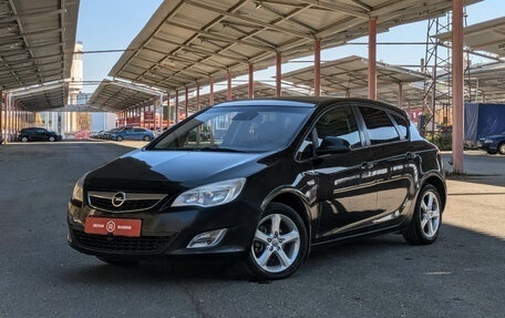 Opel Astra J, 2011 год, 599 900 рублей, 1 фотография