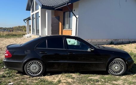 Mercedes-Benz E-Класс, 2003 год, 850 000 рублей, 11 фотография