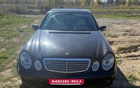 Mercedes-Benz E-Класс, 2003 год, 850 000 рублей, 9 фотография