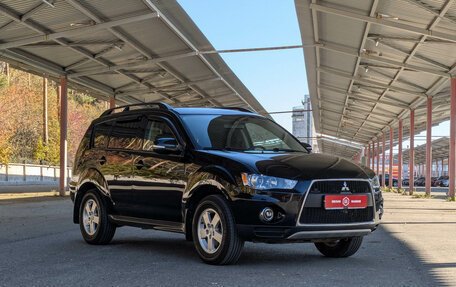 Mitsubishi Outlander III рестайлинг 3, 2011 год, 1 594 900 рублей, 2 фотография