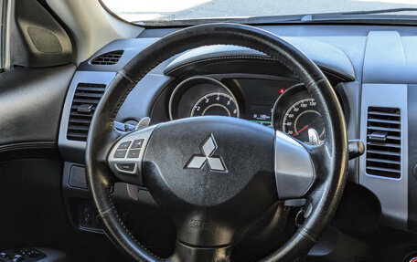 Mitsubishi Outlander III рестайлинг 3, 2011 год, 1 594 900 рублей, 9 фотография