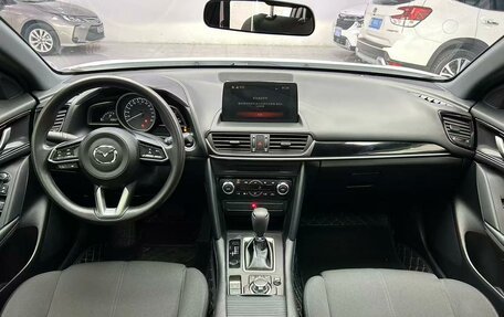Mazda CX-4, 2023 год, 1 540 000 рублей, 14 фотография