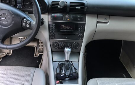Mercedes-Benz C-Класс, 2005 год, 555 000 рублей, 4 фотография