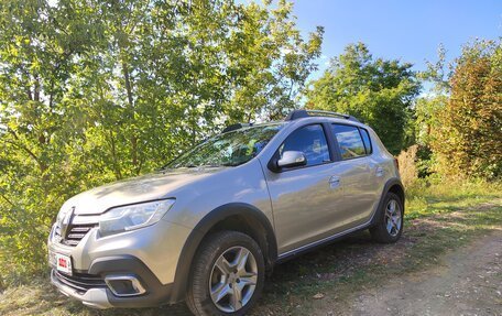Renault Sandero II рестайлинг, 2019 год, 1 250 000 рублей, 2 фотография