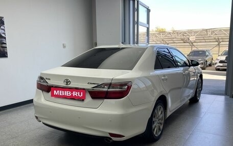 Toyota Camry, 2017 год, 1 870 000 рублей, 4 фотография