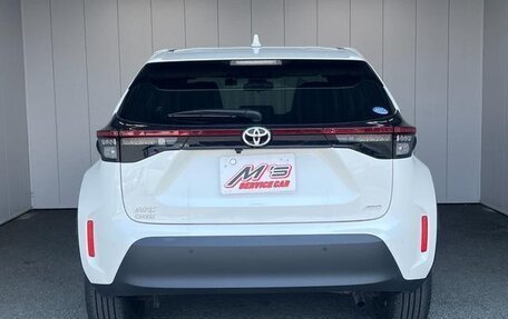 Toyota Yaris Cross, 2021 год, 1 600 000 рублей, 5 фотография