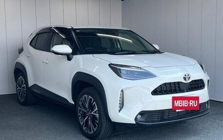 Toyota Yaris Cross, 2021 год, 1 600 000 рублей, 3 фотография