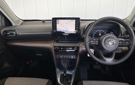 Toyota Yaris Cross, 2021 год, 1 600 000 рублей, 18 фотография