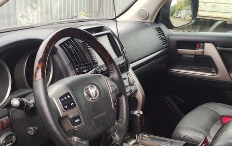 Toyota Land Cruiser 200, 2010 год, 2 400 000 рублей, 5 фотография